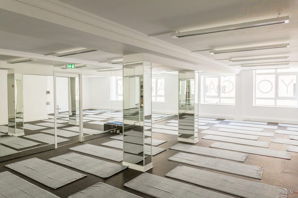 Salle de hot yoga à La House of Flow